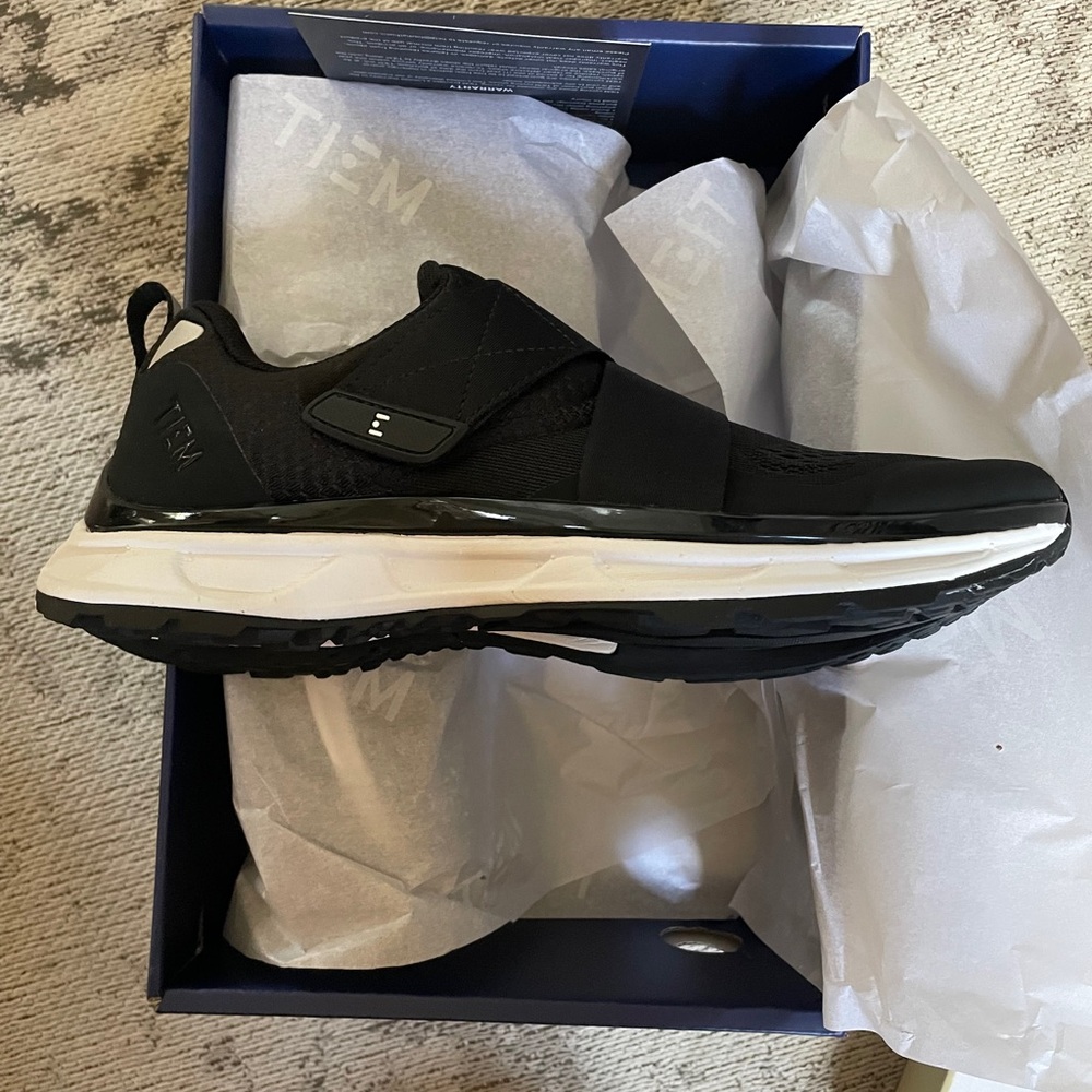 TIEM cycling shoes NEW IN THE BOX